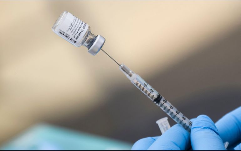 AMLO señala que está demostrado por la OMS que no hace falta la vacuna contra el nuevo coronavirus porque no hay riesgo en los menores de edad. AFP / ARCHIVO