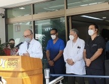 El director del hospital, Ever Arturo Rodríguez Arias, brinda a medios de comunicación el parte médico del cantante. EL INFORMADOR/K. Esparza