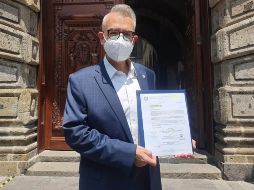 Guillermo Gómez Mata, secretario general de la UdeG, acudió al Palacio de Gobierno para presentar la solicitud. EL INFORMADOR/G. Gallo