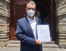 Guillermo Gómez Mata, secretario general de la UdeG, acudió al Palacio de Gobierno para presentar la solicitud. EL INFORMADOR/G. Gallo