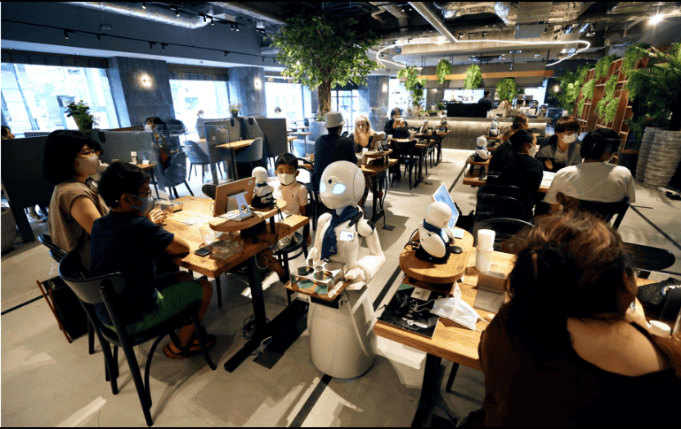 El proyecto fue ideado por Kentaro Yoshifuji, ya que de niño su salud no era buena y empezó a pensar formas para trabajar sin salir de casa. AFP/B. MEHRI