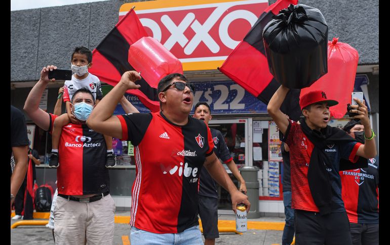 INCONDICIONALES. La afición rojinegra no dejó de apoyar en ningún momento, aun con la falla del penal. IMAGO7