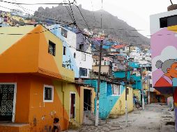 El subsidio monetario responde a la necesidad de muchas familias azotadas por el desempleo y la inflación en productos básicos. EFE/P. Aguilar