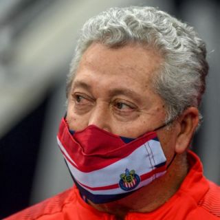 Vucetich cumple 40 partidos con Chivas; predomina el empate