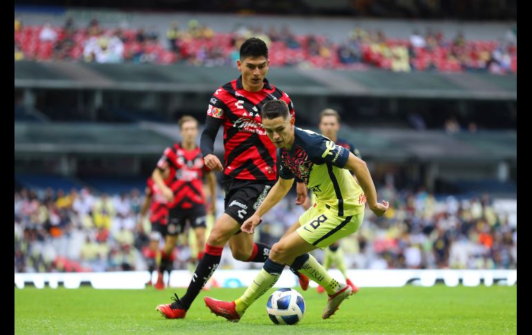 PELEADO. El encuentro careció de emociones y los goles cayeron en el tiempo de reposición. IMAGO7