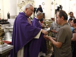Fomentan la vacunación. La iglesia solicitó a sus creyentes acudir a vacunarse contra el covid - 19.