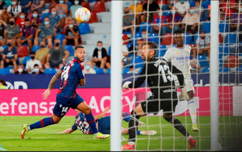 Golazo. Vinicius Jr. marcó el tercer tanto para el Real Madrid. EFE