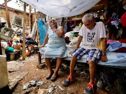 Adultos mayores afectados tras el paso del huracán 