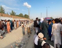 Unos mil 300 afganos han sido evacuados en los últimos días de Kabul a París a través de una base militar en Abu Dabi, después de que los talibanes tomaran el poder en Afganistán. EFE