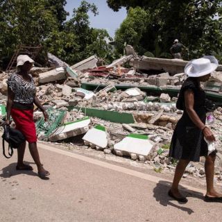Topos mexicanos dejan labores de rescate en Haití tras sismo