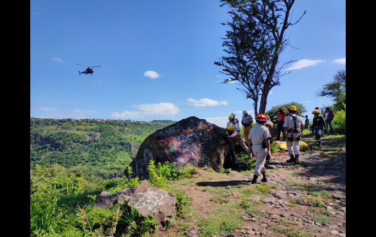 Para sacar a la joven del agujero, fue necesario implementar un sistema de poleas. ESPECIAL/Protección Civil Guadalajara