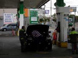 El gasto de las familias mexicanas en gasolinas y diésel representa 5.9 del total. EL INFORMADOR/Archivo