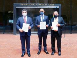 Alejandro Moreno Cárdenas, líder del PRI; Marko Cortés, dirigente nacional del PAN; y Jesús Zambrano, presidente del PRD. ESPECIAL