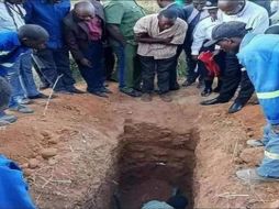 Después de conocerse el caso, la policía de Zambia presentó cargos contra los tres hombres que participaron en el hecho. ESPECIAL