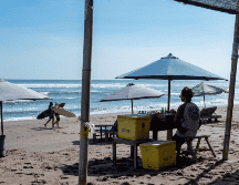 Indonesia, cuya población es de 270 millones de habitantes, se ha visto muy afectado por la pandemia de COVID-19. Algunos pescadores del país pasan semanas, incluso meses en el mar. EFE / M. Nagi