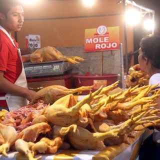 El pollo es el cárnico de más consumo en México: Comecarne