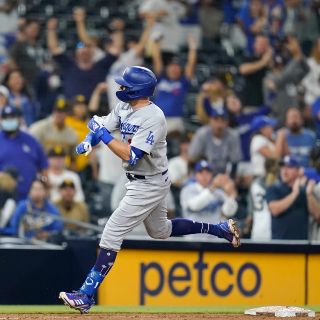 AJ Pollock sella triunfo de Dodgers vs Padres en partido ¡de seis horas!