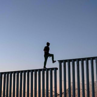 AMLO ofrece "ayudar" a EU en migración tras fallo de la Corte Suprema