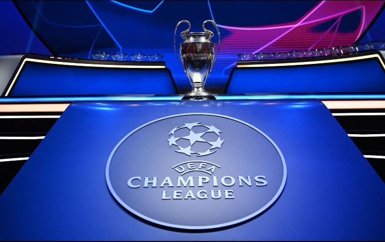 La fase de grupos de la Champions tendrá como atractivo un duelo entre dos de los clubes más ricos del mundo luego que el PSG y el Manchester City acabaron en la misma llave. AFP / O. Kose