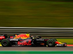 El mexicano ''Checo'' Pérez saldrá desde la cuarta línea, al lado del francés Esteban Ocon (Alpine). EFE / S. Lecoq