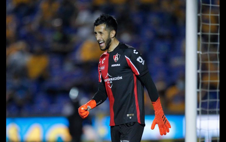 SÓLIDO. El arquero Camilo Vargas sigue dando partidos de alto nivel, pese a que hoy se le vio con molestias físicas. IMAGO7