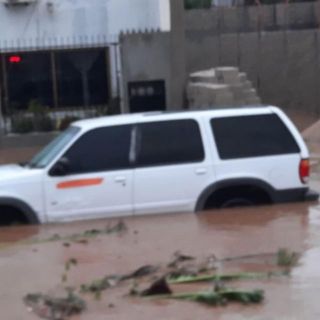 Huracán "Nora": Deslave en carretera El Grullo-Ciudad Guzmán y desbordamiento de río en Cihuatlán