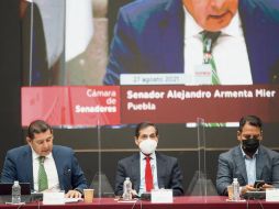 El secretario de Hacienda, Rogelio Ramírez de la O, durante la reunión de senadores de Morena. SUN/G. Espinosa