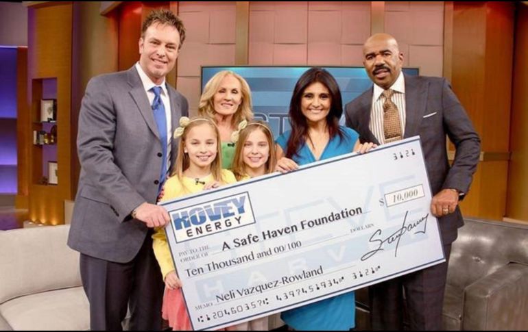 Neli Vázquez (de azul), fundadora de A Safe Haven, siempre está en la búsqueda de nuevas fuentes de financiamiento y ayudar a solucionar la falta de vivienda, la pobreza y la adicción al alcohol. ESPECIAL