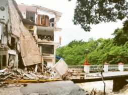 BÚSQUEDA. Los rescatistas trabajaron durante ocho horas en los escombros del hotel CoWork y alrededor de las 14:30 horas hallaron el cuerpo del menor español. Especial