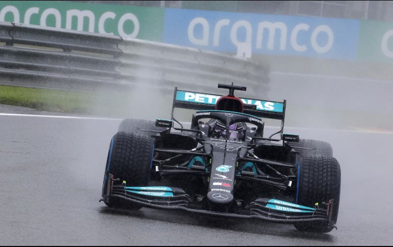 El Gran Premio de Bélgica, que se llevó a cabo el domingo, se realizó en medio de la lluvia. AP / O. Matthys