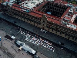 Vista aérea de una protesta frente al Palacio Nacional, en Ciudad de México, en el Día Internacional de las Víctimas de Desapariciones Forzadas. Manifestantes exigieron justicia por las más de 90 mil personas sin encontrar. EFE/M. Hartz
