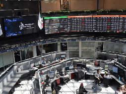 Dieciocho de las 35 emisoras más bursátiles que conforman el índice S&P/BMV IPC, seis tienen a mujeres encargadas de alguno de los principales puestos directivos. AFP/R. Arangua