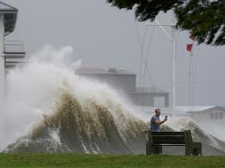 Oleaje. “Katrina” provocó oleajes de 8.5 metros en Mississippi pero no en Nueva Orleans. El ángulo de “Ida” “podría ser aun peor”, indican expertos. AP
