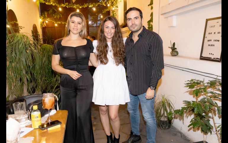 José Antonio Esparza, Pamela Ortiz y Adriana Ramírez.