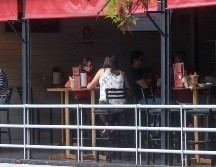 Con el último cambio a las medidas sanitarias en Jalisco, se redujo el aforo de restaurantes y se suspendió la operación de bares y antros. SUN/ARCHIVO