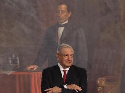 AMLO aseguró que ha cumplido 98 de los 100 compromisos que hizo en la plaza del Zócalo el día que se convirtió en Presidente. EFE / S. Gutiérrez