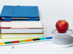 Los chicos de secundaria están en pleno desarrollo, por eso requieren una mayor porción de alimentos saludables en su refrigerio. ESPECIAL/Photo by Thomas Kolnowski on Unsplash.