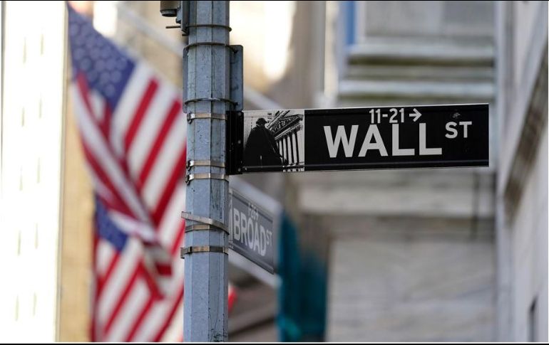 A medida que avanza la vacunación se muestra una nueva recuperación económica progresiva. AP/ R. Drew