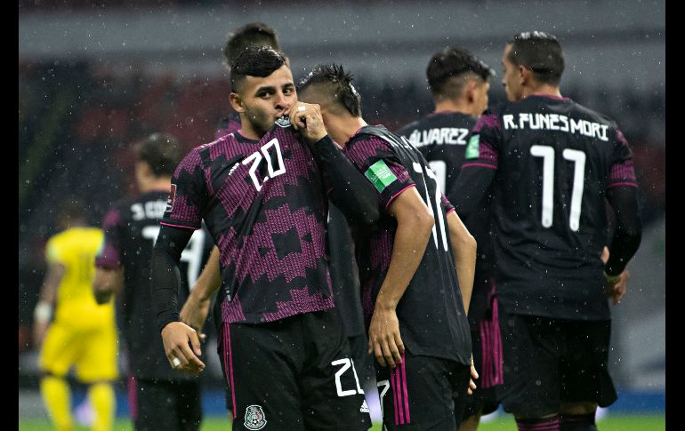 EL PRIMERO. Alexis Vega sigue de romance con el gol en el Tri y marcó el primero del partido. IMAGO7