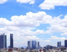 El mundo, y en especial las zonas urbanas, experimentaron una breve y drástica caída en las emisiones de contaminantes del aire el año pasado por las restricciones de viaje. NTX / ARCHIVO