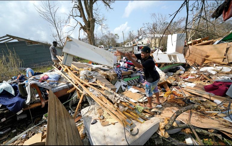 Millones de personas continuaban hoy bajo advertencia de posibles inundaciones a medida que el agua acumulada seguía fluyendo hacia los ríos. AP / ARCHIVO