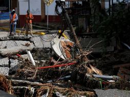 El gobernador calculó que se necesitará una inversión de más de 350 millones de pesos para reconstruir todas las afectaciones en Jalisco. EFE/F. Guasco