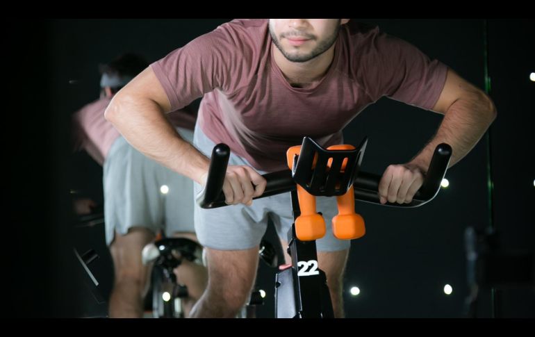 El Indoor Cycling es una evolución del spinning que se ha popularizado en los últimos años. SENSE CYCLE CORTESÍA