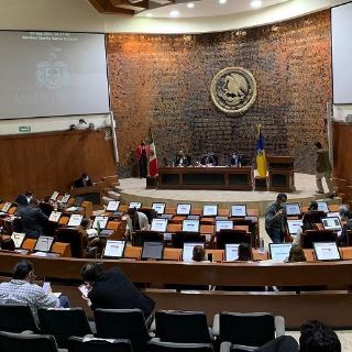 Topan “pensiones doradas” en 104 mil pesos mensuales