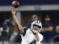 A días de regresar a jugar de nuevo, Prescott no quiere decir que ha vivido una pesadilla en los últimos 10 meses desde que salió en el carro de las desgracias, llorando, después de su lesión en el tobillo. EFE/ARCHIVO