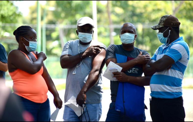 Durante el primer día de la jornada fueron inmunizados 300 hombres y mujeres mayores de 18 años de Haití, El Salvador y Honduras. SUN
