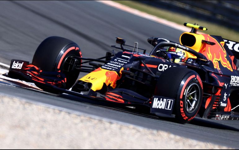 MAL DÍA. El piloto tapatío tuvo una clasificación desastrosa en el Circuito de Zandvoort, algo que Red Bull aprovechará para experimentar. AFP/K. TRIBOUILLARD