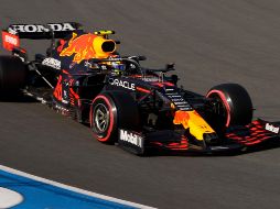 Red Bull aprovechó la mala clasificación de “Checo” Pérez (16º) para ofrecerle un nuevo motor. AP / ARCHIVO