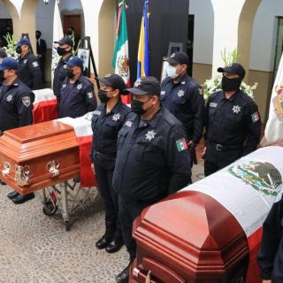 Dan último adiós a policías de Encarnación de Díaz asesinados el sábado