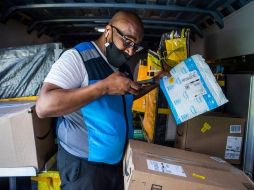 Novedad. A pesar de no tener personal para cobrar, sí habrá capital humano para oras funciones dentro de las tiendas. El Informador